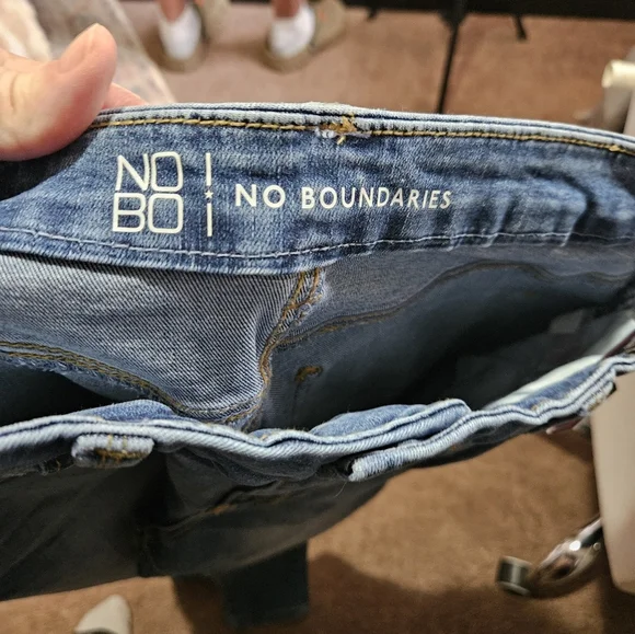 NO BOUNDARIES Women's Blue Jeans SIZE 13 NWT Super High Rise - Picture 4 of 5